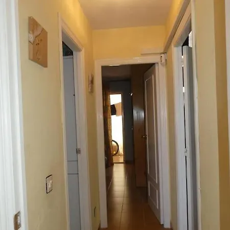 El Balcon De Paqui A Pie De Playa Apartment *